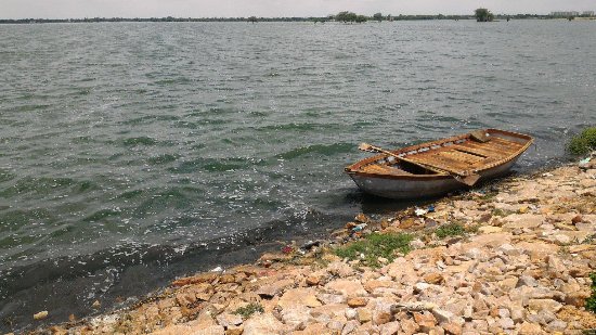 chandlai-lake_rotated_270